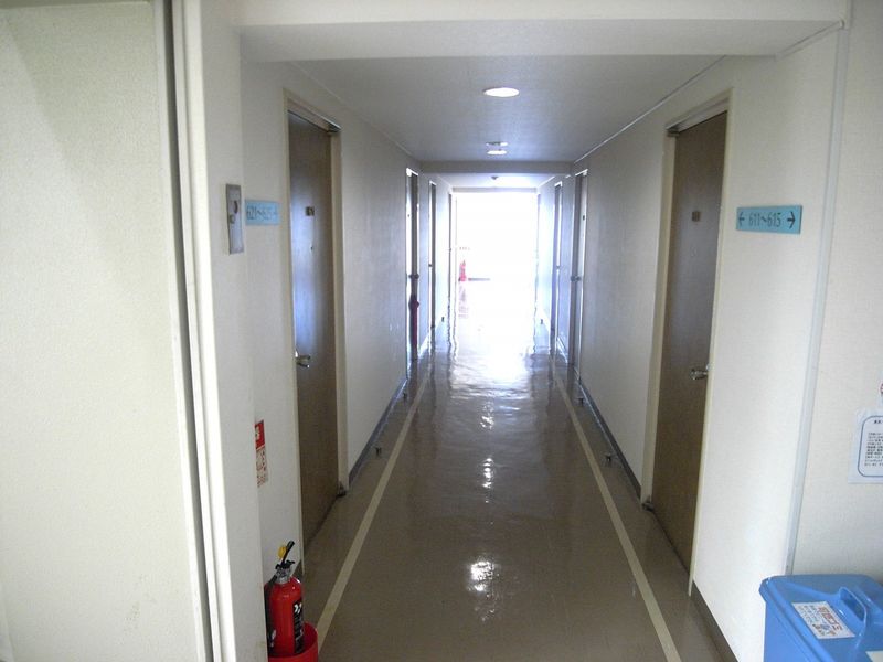 共用廊下：安心の内廊下です。