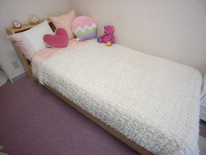 ベッド①　※モデルルームの写真です。備品・小物は付いておりません。
