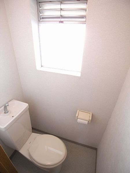 トイレ（Bタイプ）　人気のバストイレ別です。