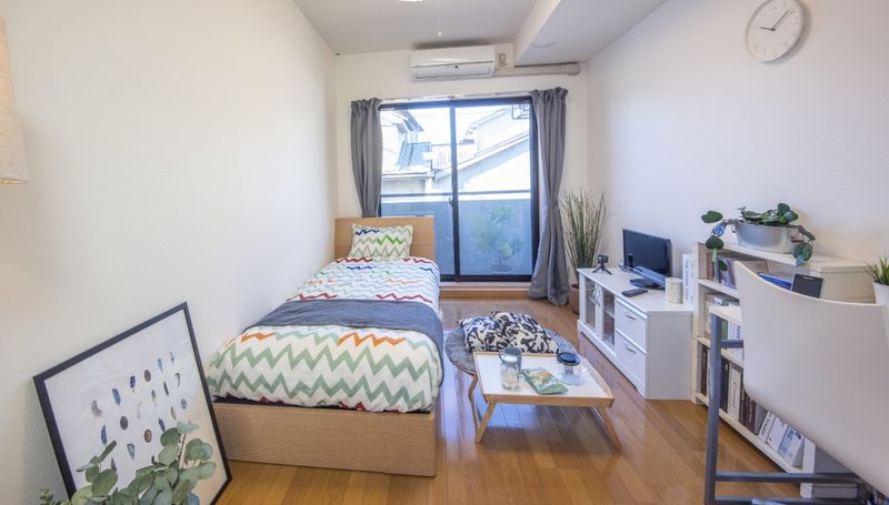 居室　全室6.2畳の使いやすいお部屋です。※モデルルームのため小物はつきません