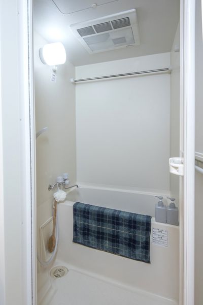 浴室（全タイプ）　浴室乾燥機付きで雨の日も洗濯が干せます。 ※モデルルームの写真です。