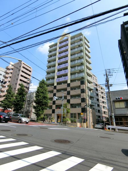 外観　人気の文京区に建つ鉄骨鉄筋コンクリート造の学生マンションです。