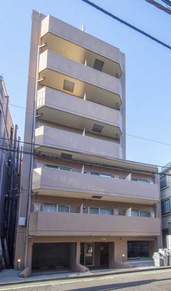 外観　学生の街・早稲田の中でも、落ち着いた環境に建つ学生マンションです。