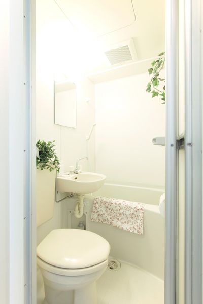 バストイレ（全タイプ共通）※モデルルームの写真です。家具家電以外の小物はございません。