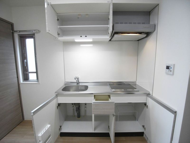 キッチン（Bタイプ）十分な収納スペースが確保されています。