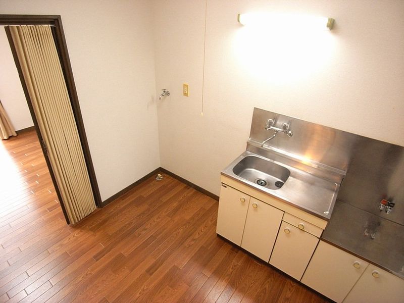 キッチン横のスペースには冷蔵庫と洗濯機を！