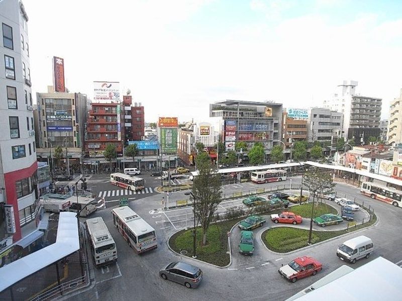 荻窪駅は、西武新宿線、池袋線や京王線方面へのバス便も豊富。