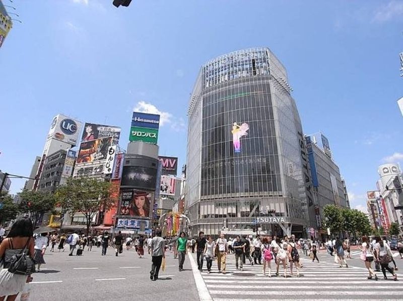 渋谷駅まで徒歩15分！徒歩圏内の学校も多く通学にも便利です。