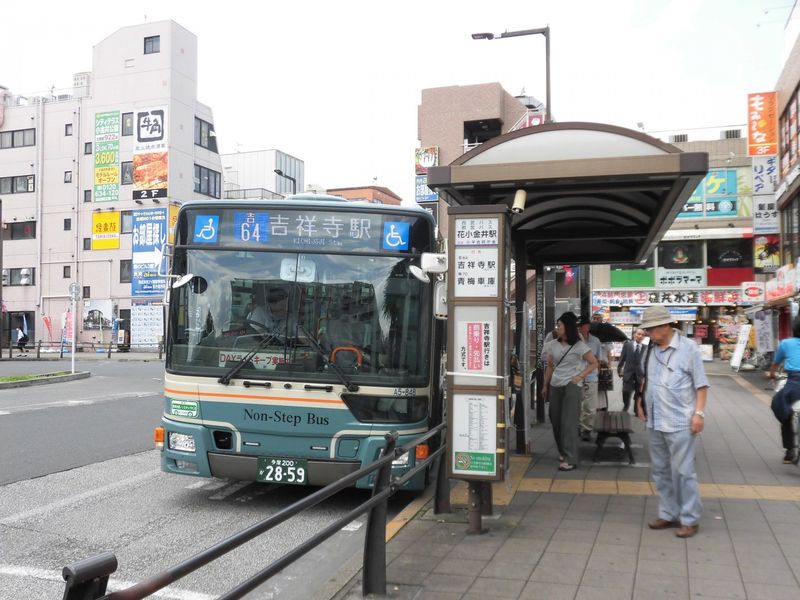 花小金井駅はバス便が充実！学校の多い中央線方面ほか、西武池袋線方面にも多数バスがあります。