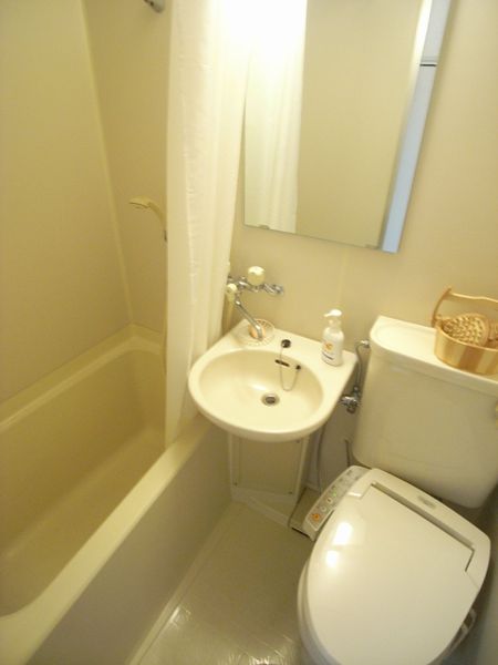 バス・トイレ　※モデルルームの写真です。備品・小物は付いておりません。