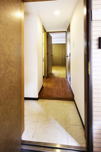 廊下（Dタイプ）　居室と廊下の間に扉がある1Kタイプです！※モデルルームのため家具家電以外小物はつきません