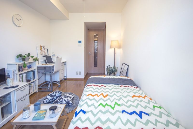 居室　全室6.2畳の使いやすいお部屋です。※モデルルームのため小物はつきません