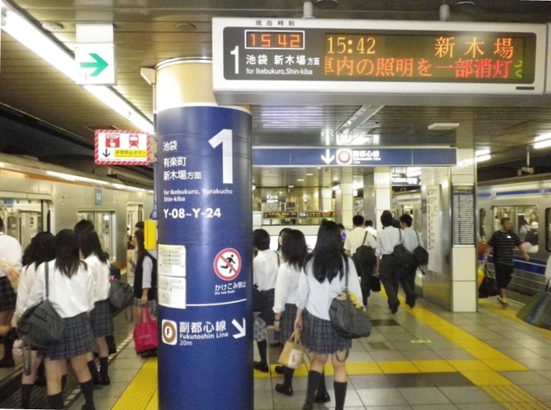 都心までのアクセスが良く、穏やかで落ち着いた街並みが広がる千川。学生にも社会人にも人気の駅