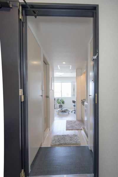 廊下（Aタイプ）　居室と廊下の間に扉がない1Rタイプ、開放感があります。