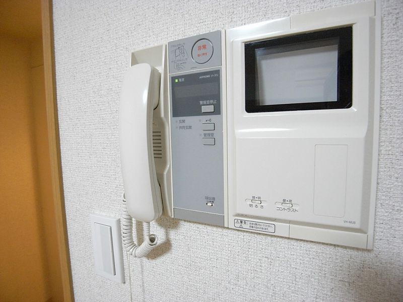 モニター付きインターホン（A、B、C1、C2、C3タイプ）　安心のTVモニター付きインターホンです。
