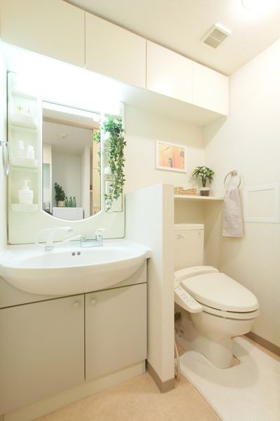トイレ・洗面台（Aタイプ）※モデルルームの写真です。小物はございません。