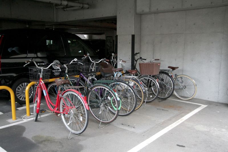 駐輪場　自転車は駐車場脇にございます。
