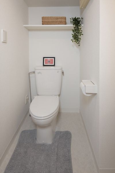 トイレ（Aタイプ）　※モデルルームのため小物はつきません