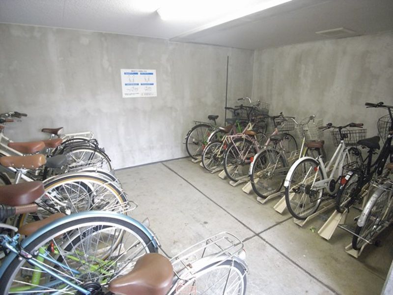 駐輪場　自転車は無料で1台駐輪可能！　