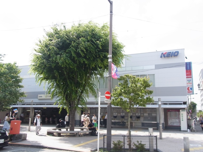 京王線仙川駅は周辺に白百合女子大学や桐朋学園をはじめ、学校が多い街で有名