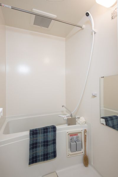 バスルーム（Bタイプ）　※モデルルームの写真です。家具家電以外の小物はございません。