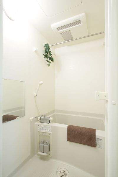 浴室（Bタイプ）　※モデルルームの写真です。家具家電以外の小物はございません。