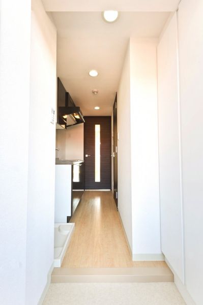 廊下（Aタイプ）　居室と廊下の間に扉がある1Kタイプです。