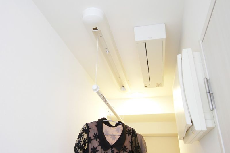 ナノイー除菌機能付部屋干し洗濯ファン（A、Bタイプ）　雨の日でも室内干しできます。