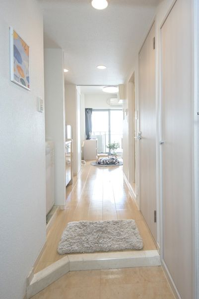 廊下（Bタイプ）　居室と廊下の間に扉がある1Kタイプです。　