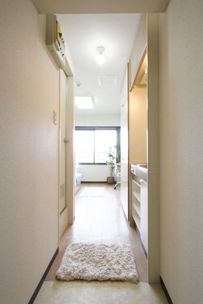 居室廊下（Aタイプ）※モデルルームの写真です。家具家電以外の小物はございません。