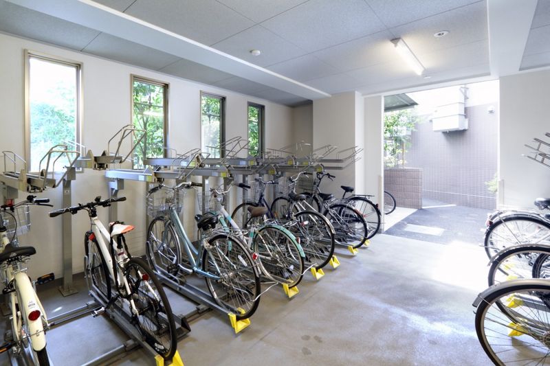 駐輪場　入居者専用の自転車置き場、一人一台無料で駐輪可能です。