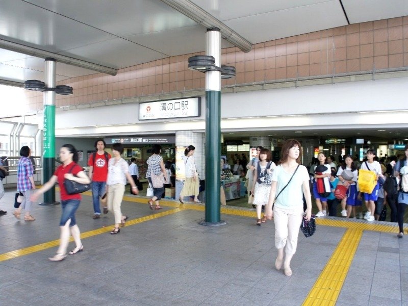 溝の口駅は東急大井町線の始発駅。自由が丘や、大学がある大岡山、尾山台、旗の台などを通ります。