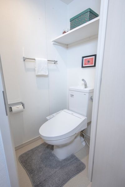 トイレ（Dタイプ）　※モデルルームのため、家具家電以外の小物は付きません。